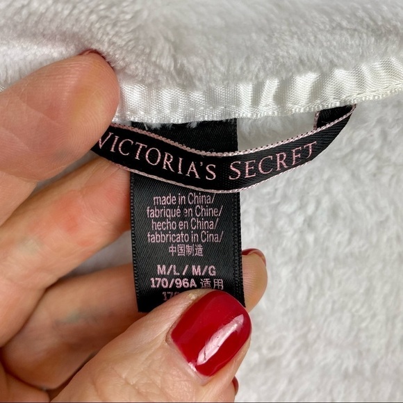 Victoria’s Secret Classic Logo white robe size M/L - Picture 4 of 6